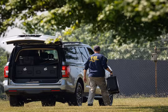 FBI truy cập vào điện thoại của kẻ bắn ông Trump để tìm động cơ ám sát