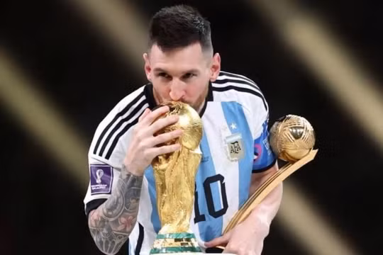 Messi vượt Cris Ronaldo và Pele, giành danh hiệu 'Xuất sắc nhất lịch sử'