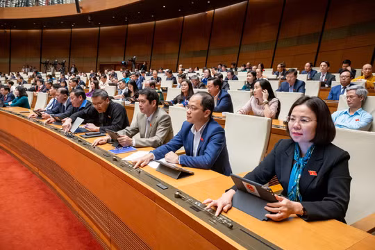 Quốc hội thông qua Nghị quyết về đầu tư dự án đường sắt tốc độ cao trên trục Bắc – Nam