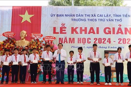 Chăm lo, đầu tư, ưu tiên cho phát triển giáo dục
