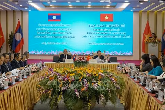 Quốc hội Việt Nam - Lào chia sẻ thông tin về xây dựng, triển khai chính sách