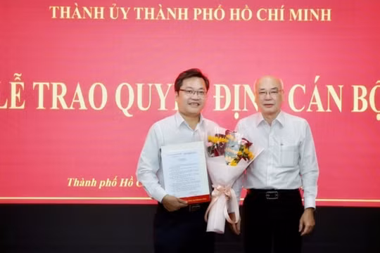 Thành ủy TP HCM trao quyết định bổ nhiệm Phó Tổng Biên tập Báo Người Lao Động