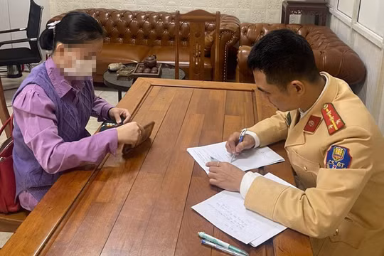 Chủ tịch Hà Nội ra quyết định phạt nữ tài xế vi phạm nồng độ cồn ở phố Trần Cung