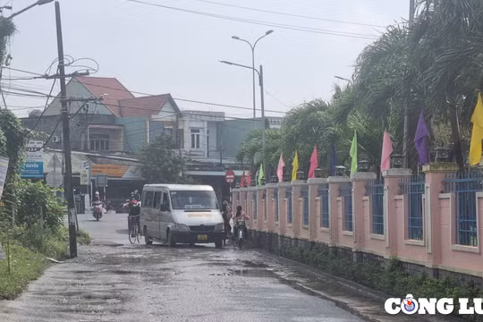 Quảng Nam: Ô tô né trạm thu phí, đường dân sinh bị ''cày nát''!