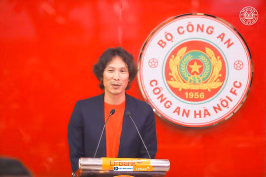 Huấn luyện viên Gong Oh Kyun đòi bồi thường khủng vì bị sa thải?