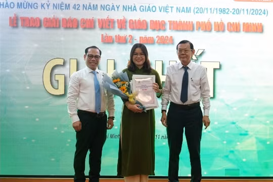 Khen thưởng các tác phẩm dự giải báo chí viết về giáo dục TP Hồ Chí Minh