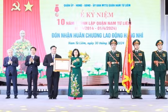 Quận Nam Từ Liêm kỷ niệm 10 năm thành lập và đón nhận Huân chương Lao động hạng Nhì