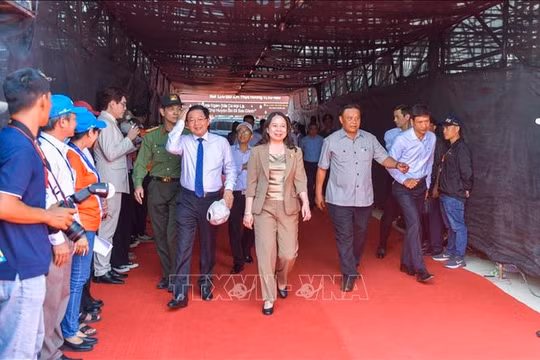 Quyền Chủ tịch nước dự khai mạc Giải vô địch thế giới thuyền máy nhà nghề UIM F1H2O World Championship