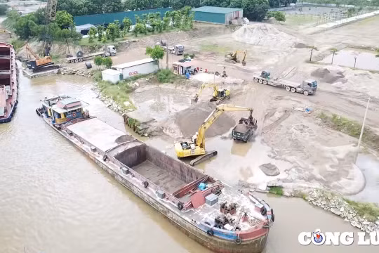 Tiên Du (Bắc Ninh): Bến bãi hoạt động tràn lan trong mùa mưa bão