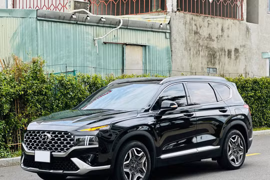 Giá xe Hyundai Santa Fe lăn bánh tháng 8/2024: Giảm giá xả kho đón bản mới