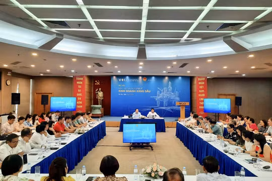 Hàng loạt thương nhân xăng dầu gửi kiến nghị lên Uỷ ban Thường vụ Quốc hội