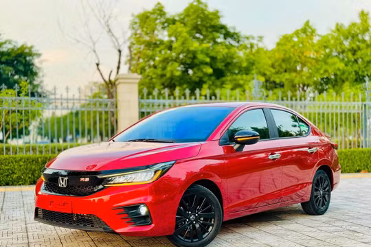 Giá xe Honda City lăn bánh tháng 6/2024: Giảm sâu để cạnh tranh với Hyundai Accent