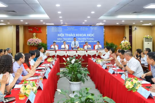 Phát triển đội ngũ người làm báo chuyên nghiệp trong môi trường số