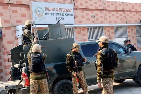 Tấn công khủng bố đồn cảnh sát ở Pakistan, ít nhất 10 sĩ quan thiệt mạng