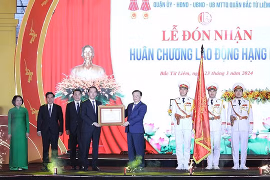 Quận Bắc Từ Liêm đón nhận Huân chương Lao động Hạng Nhì