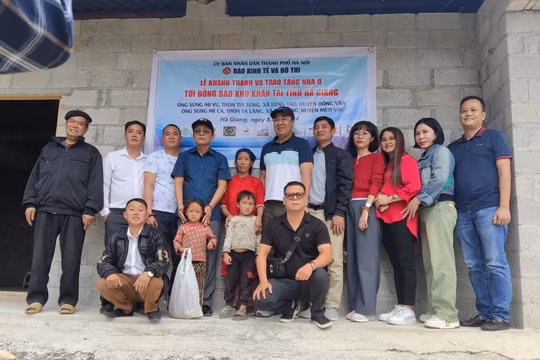 Báo Kinh tế & Đô thị tặng 2 căn nhà cho người dân khó khăn Hà Giang