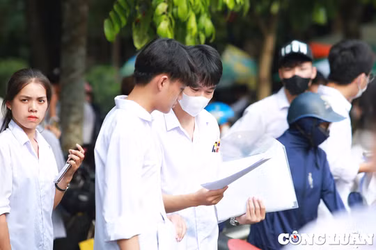Đề Toán kỳ thi tốt nghiệp THPT 2024: Nhiều thí sinh ngoại thành Hà Nội không làm hết bài