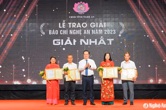 Nghệ An vinh danh 34 tác phẩm xuất sắc tại lễ trao Giải Báo chí Nghệ An 2023