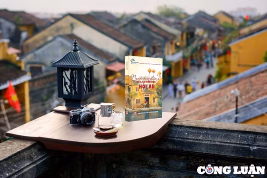 Giới thiệu sách mới “Người bạn đường du lịch văn hóa Hội An”