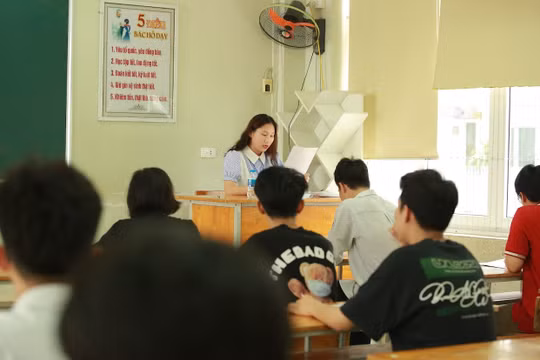 Đề thi tốt nghiệp THPT 2024 môn Toán, mã đề 101