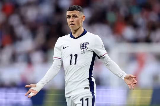 Phil Foden bất ngờ rời đội tuyển Anh trước thềm vòng 1/8 EURO