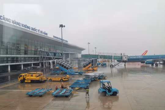 Hôm nay (27/10), 4 sân bay miền Trung dừng hoạt động để tránh bão Trà Mi