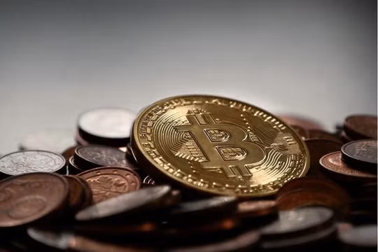 Tổng thống Donald Trump xác nhận kế hoạch dự trữ Bitcoin, Nga ám chỉ chiến tranh lạnh tiền điện tử