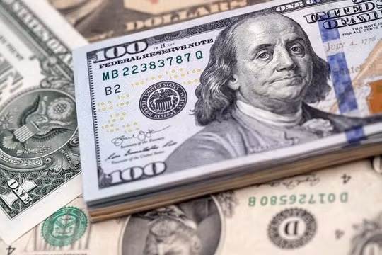 USD tự do như “lên đồng”, đạt mức cao chưa từng có