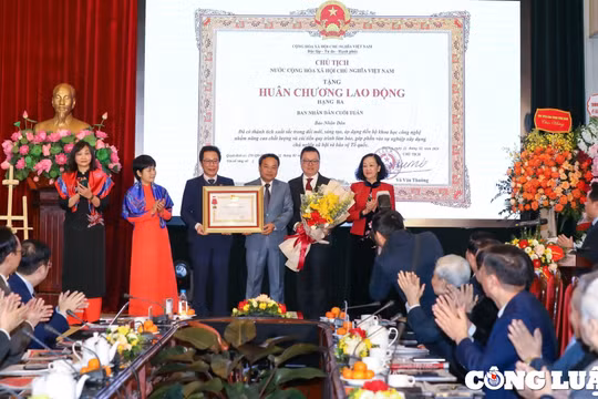 Kỷ niệm 35 năm Ngày Báo Nhân Dân cuối tuần ra số đầu: Tạo dựng bản sắc, khẳng định bản lĩnh