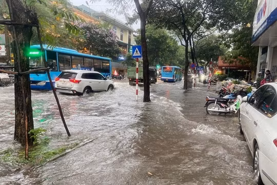 Dự báo thời tiết ngày 25/8: Bắc Bộ nối tiếp chuỗi ngày mưa lớn