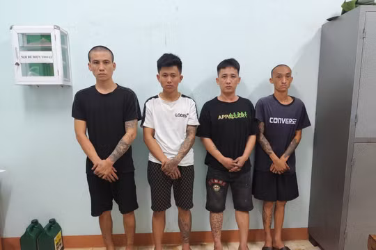 Gia Lai: Bắt giữ nhóm đối tượng 9X tàng trữ, tổ chức sử dụng ma túy và súng