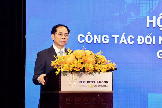 Đổi mới mạnh mẽ, đưa Thành phố Hồ Chí Minh vươn tầm trở thành 'cửa ngõ' của khu vực
