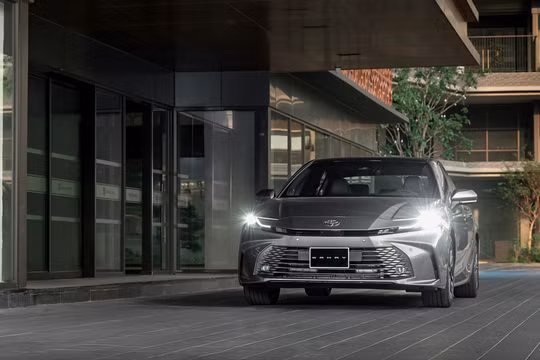 Toyota Camry 2024 chốt giá cao nhất hơn 1,5 tỷ đồng
