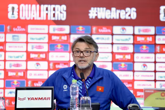 Thua đậm Indonesia, HLV Philippe Troussier chia tay đội tuyển Việt Nam