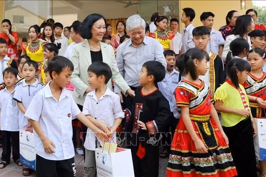 Thường trực Ban Bí thư Trương Thị Mai thăm, làm việc tại tỉnh Điện Biên