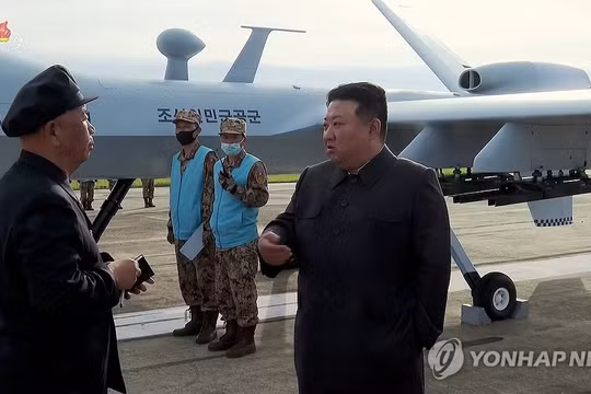 Ông Kim Jong Un giám sát cuộc thử nghiệm UAV tấn công của Triều Tiên