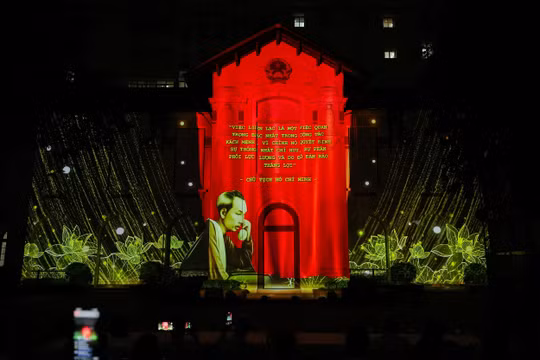 Trình chiếu 3D mapping Kỷ niệm 79 năm Ngày Truyền thống ngành Thông tin và Truyền thông