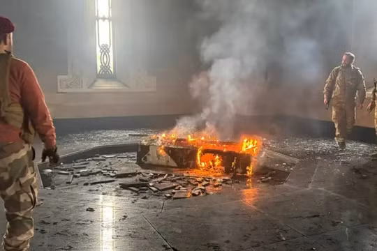 Phe đối lập ở Syria đốt lăng mộ cố Tổng thống Hafez al-Assad