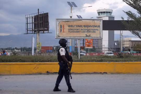 Haiti mở cửa trở lại sân bay quốc tế ở thủ đô