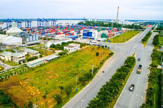 Xử phạt người cho thuê lại đất, nếu chậm đăng ký biến động sau 30 ngày: Quy định liệu đã phù hợp?