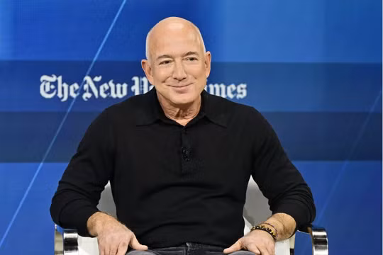 Người sáng lập Amazon Jeff Bezos giữ mức lương cơ bản khiêm tốn trong suốt 20 năm