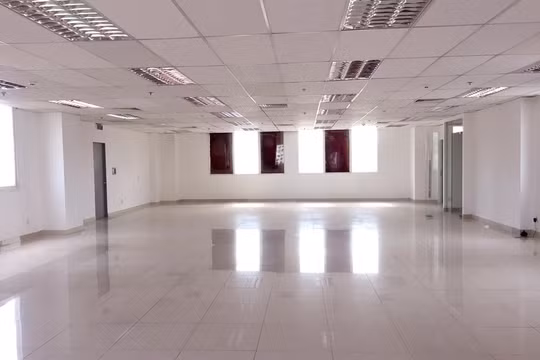 Nguồn cung tăng mạnh khiến nhiều văn phòng cho thuê khu vực trung tâm bị bỏ trống