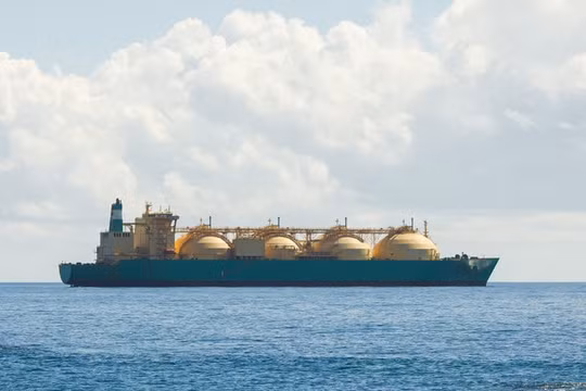 Gã khổng lồ xuất khẩu LNG đình chỉ vận chuyển qua Biển Đỏ