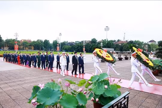 Lãnh đạo Đảng, Nhà nước vào Lăng viếng Chủ tịch Hồ Chí Minh