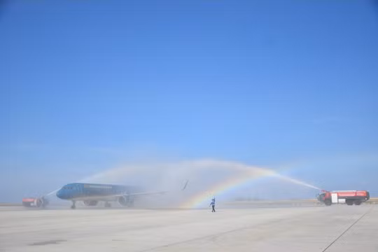 Kỷ niệm 20 năm khai thác chuyến bay thương mại đầu tiên đến sân bay Cam Ranh