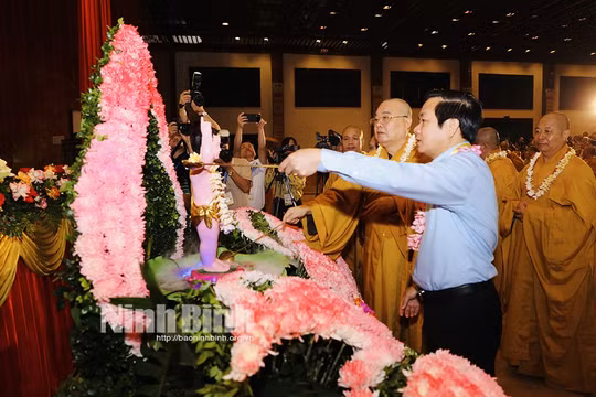 Đại lễ Phật đản năm 2024 tại Ninh Bình lan tỏa tình yêu thương, đoàn kết, kiến tạo thế giới hòa bình