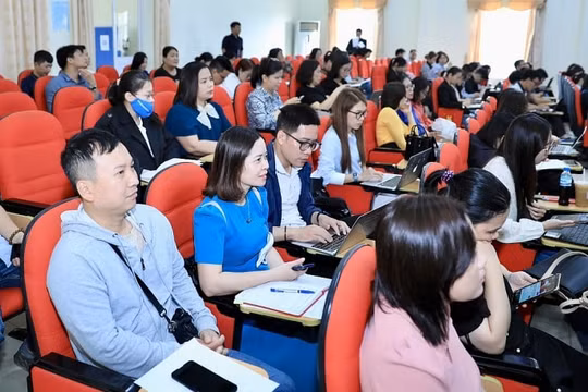Hơn 300 cán bộ, phóng viên, biên tập viên tại Hà Nội tham dự tập huấn nghiệp vụ công tác xây dựng Đảng