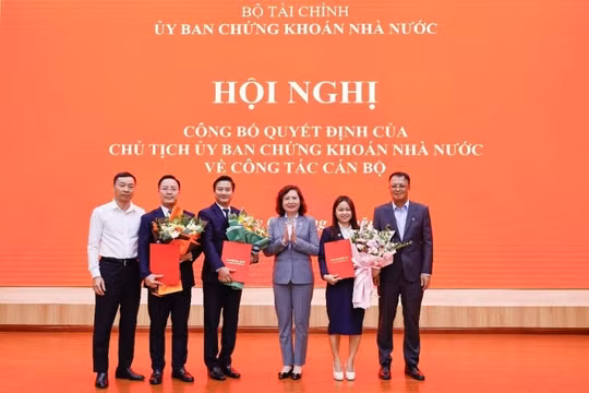 Ủy ban Chứng khoán Nhà nước có 3 lãnh đạo mới, cấp Vụ trưởng