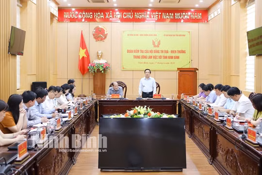 Ninh Bình: Công tác thi đua, khen thưởng là nhiệm vụ chính trị quan trọng