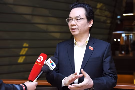 Bộ trưởng Bộ Thông tin và Truyền thông trả lời chất vấn ngắn gọn, làm rõ căn cơ của vấn đề